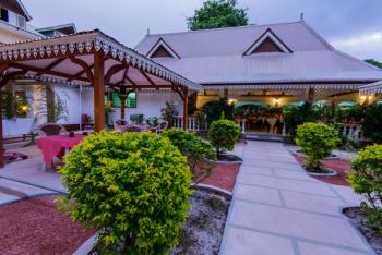 Zerof Guest House & Apartments